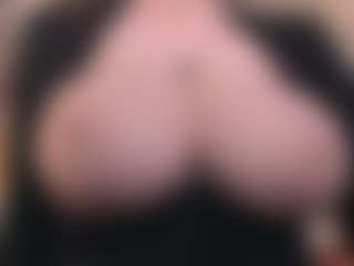 Live cam show with EmmaBloomm - Hairy Pussy on Fling VIP Chat