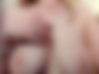 EmmaBloomm's Live Sex Cam Show