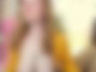 EmmaBloomm's Live Sex Cam Show