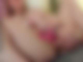 EmmaBloomm's Live Sex Cam Show