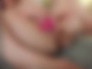 EmmaBloomm's Live Sex Cam Show