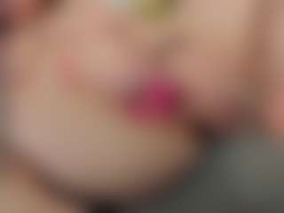 EmmaBloomm's Live Sex Cam Show