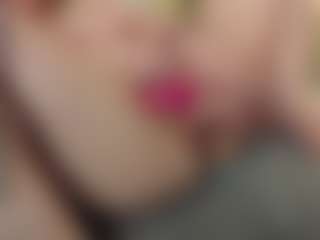 EmmaBloomm's Live Sex Cam Show