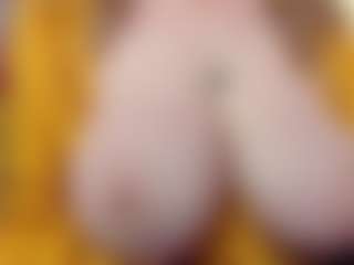 Live cam show with EmmaBloomm - Public Brown Hair on sexylive.show