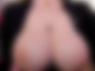 Live cam show with EmmaBloomm - Dirty Talk on livesuperchat.net