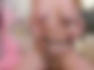 EmmaBloomm's Live Sex Cam Show