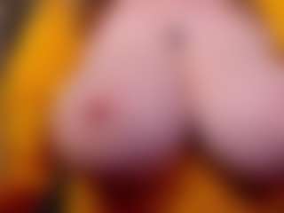 Live cam show with EmmaBloomm - Hairy Pussy Brown Hair on ObeyMaria