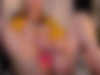 Live cam show with EmmaBloomm - Hairy Pussy on chickslive.net