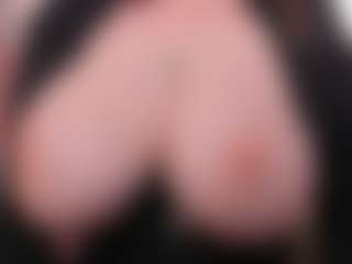 EmmaBloomm's Live Sex Cam Show