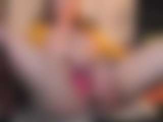 EmmaBloomm's Live Sex Cam Show