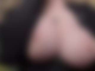 EmmaBloomm's Live Sex Cam Show
