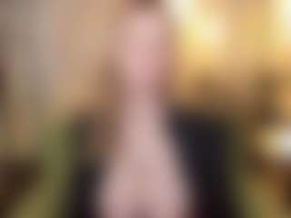 EmmaBloomm's Live Sex Cam Show