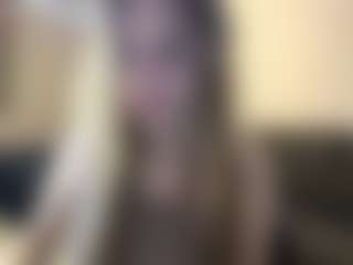 Live cam show with Mia - Flashing on Hubzter Live