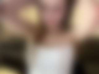 Live cam show with Mia - Thong on WildCum