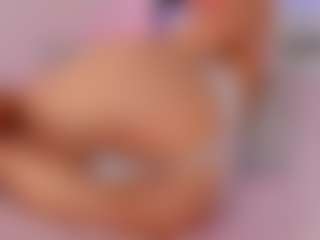 Live cam show with FloraAmber - College on Camsoda