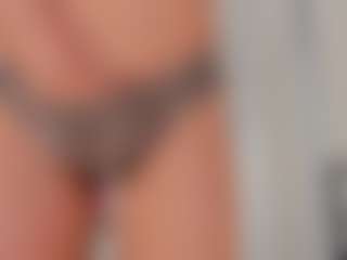 Live cam show with FloraAmber - Thin on iamadamtest123.com