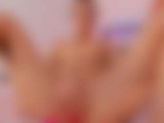 Live cam show with FloraAmber - Skinny on xDating