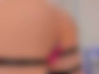 Live cam show with FloraAmber - Dirty on Gym Cam Girls