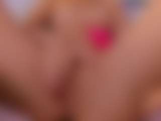 Live cam show with FloraAmber - Blue Eyes on xxxlivecams.org