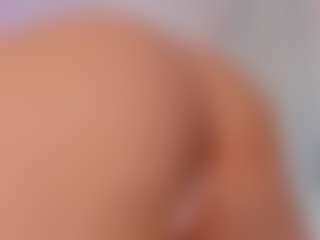 Live cam show with FloraAmber - Blonde Hair on Camsoda
