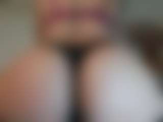 Live cam show with nikitabonnie - Dutch on SmokeAndPoke