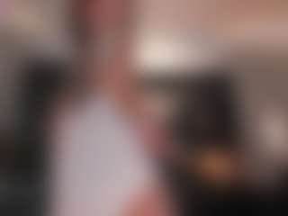 Live cam show with KayraLanne - Skinny on liverealitysex.com