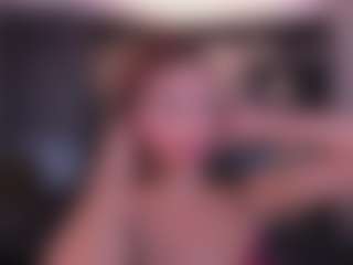 Live cam show with KayraLanne - Skinny on Camsoda