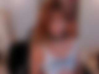 Live cam show with KayraLanne - Skinny on boobsie.com