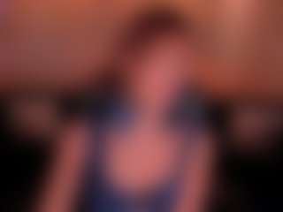 Live cam show with KayraLanne - Skinny on Camsoda