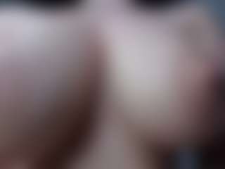 Miariot's Live Sex Cam Show