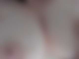 Live cam show with Miariot - Nipple Piercings on AdultVida.com