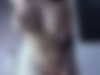 Live cam show with Miariot - Genital Piercings on livesuperchat.net