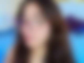 Live cam show with Kate Martinez - Skinny on AdultVida.com