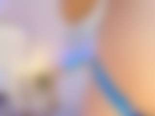Live cam show with Kate Martinez - Glasses on PervPlay.com