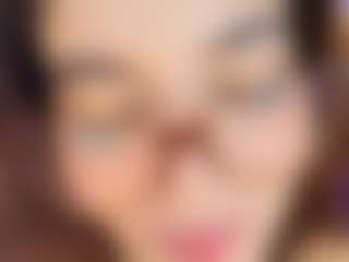 Live cam show with Kate Martinez - Skinny on Camsoda