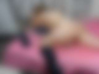 Live cam show with MerilandHH - Upskirt on liverealitysex.com