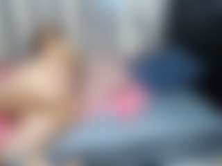 Live cam show with MerilandHH - MILF on CamClone