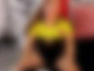 Live cam show with MerilandHH - Joi on camwithhim.com