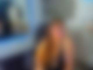 Live cam show with MerilandHH - Brown Hair Petite on Camsoda