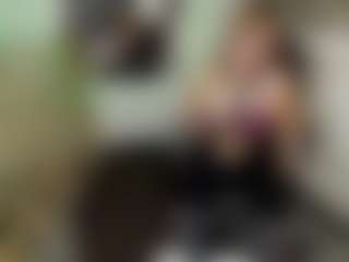 MerilandHH MILF webcam performer live streaming