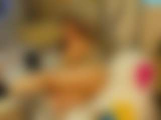 MerilandHH MILF webcam performer live streaming