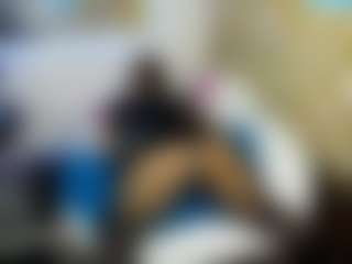 Live cam show with MerilandHH - Fingering MILF on googirlz