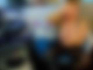 Live cam show with MerilandHH - Shaved Pussy MILF on x69.live