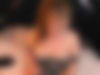 Live cam show with MerilandHH - Upskirt on Cam Slut