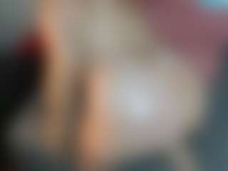 Live cam show with MerilandHH - Granny MILF on AdultVida.com