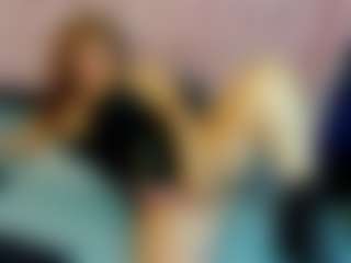 Live cam show with MerilandHH - Petite MILF on thefappeningchat.com