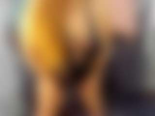 Live cam show with MerilandHH - Brown Hair on StripNow