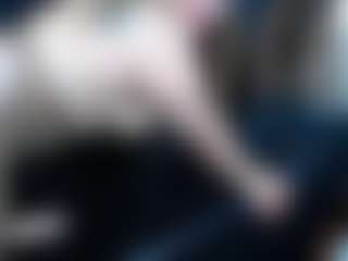 Live cam show with MerilandHH - Brown Hair Petite on Camsoda