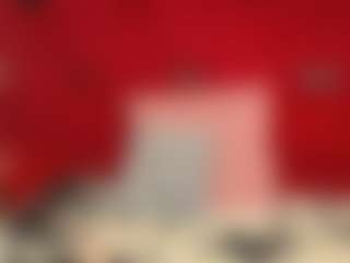 Live cam show with MerilandHH - Petite MILF on Camsoda