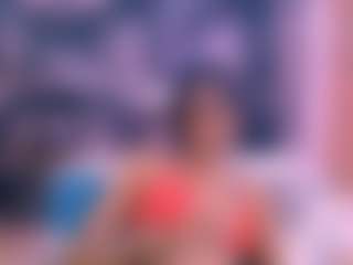 Chazzy MILF webcam performer live streaming